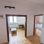 Comfortable And Quiet Flat In