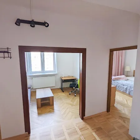 Comfortable And Quiet Flat In